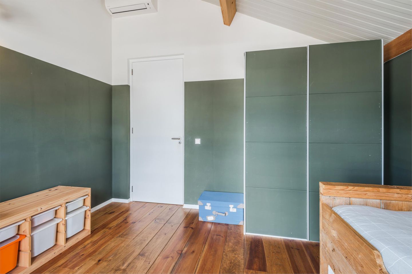 Photo 44 of Roode Hert 15