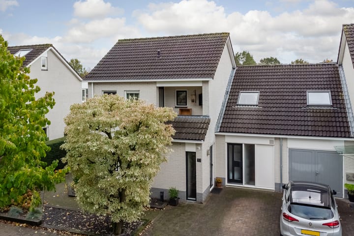 Photo 4 of Spinet 37