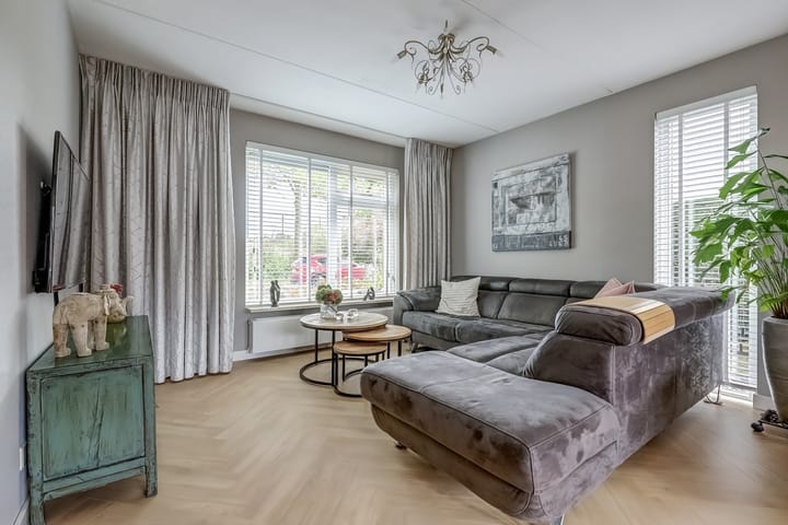 Photo 15 of Spinet 37