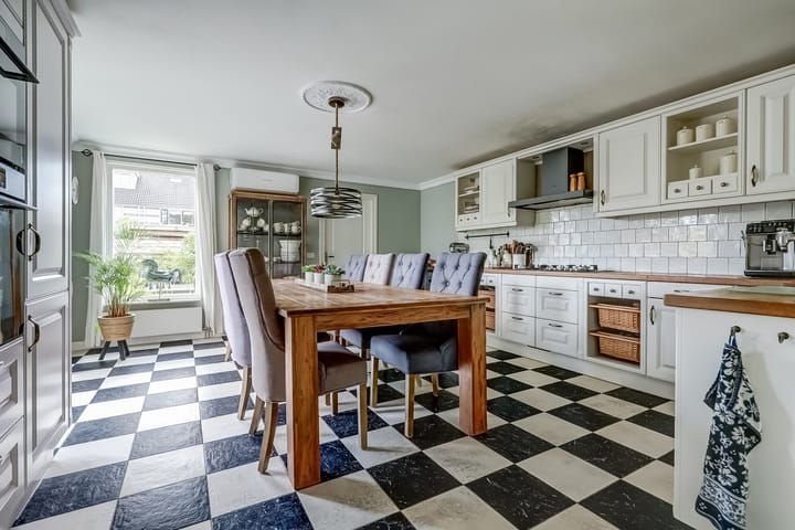 Photo 17 of Spinet 37