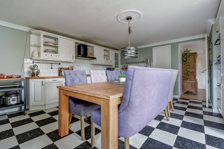 Photo 23 of Spinet 37