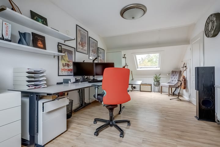 Photo 32 of Spinet 37