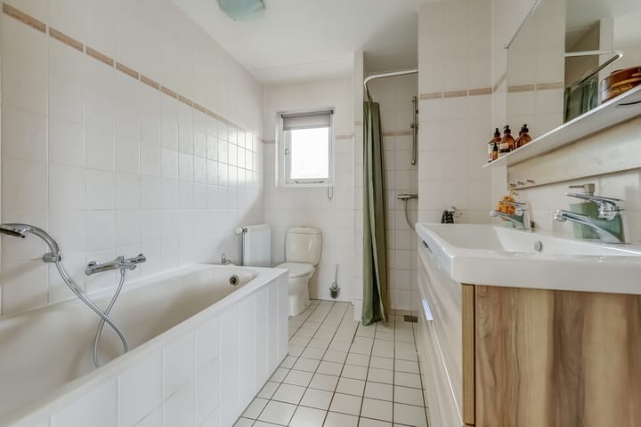 Photo 45 of Spinet 37