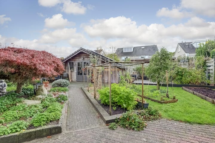 Photo 55 of Spinet 37