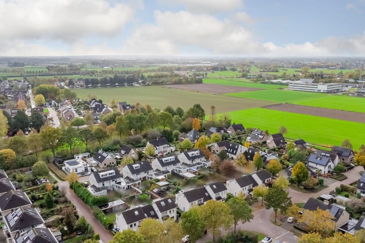 Photo 68 of Spinet 37