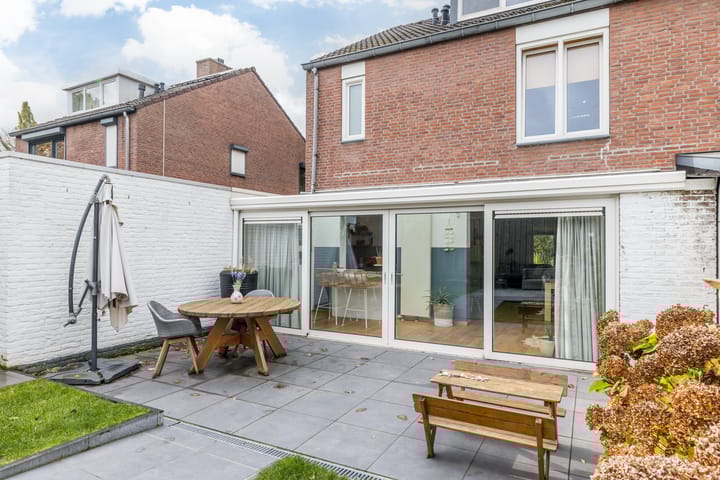 Foto 35 van Eurenderweg 69