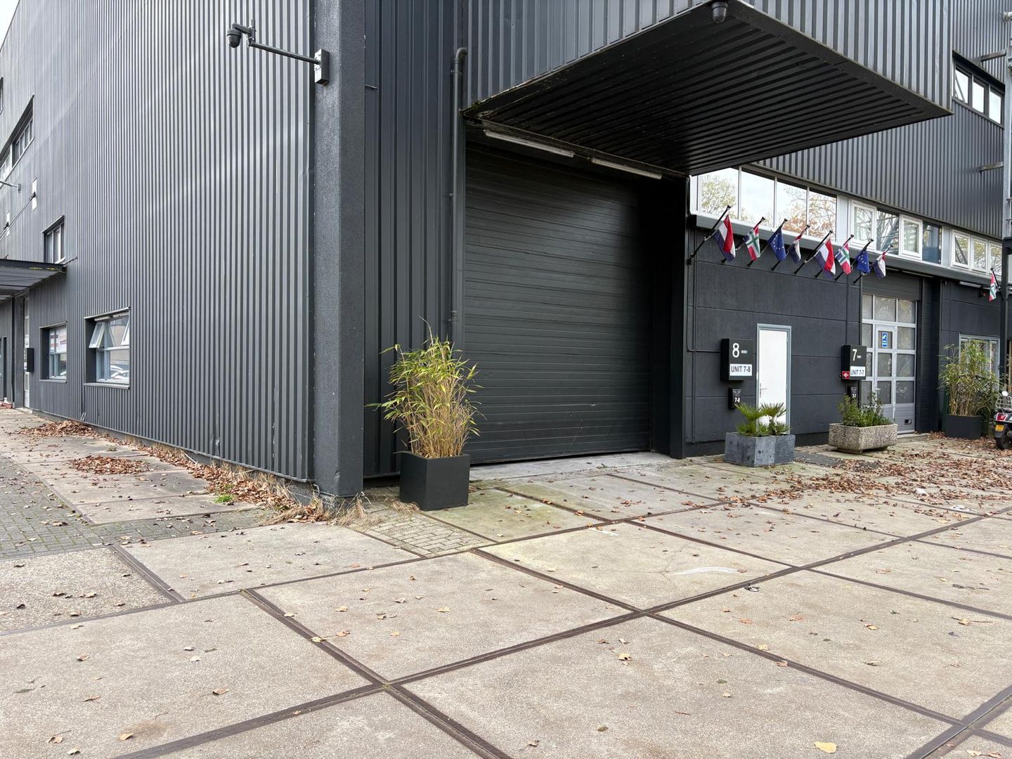 View photo 5 of Neutronstraat 7-8