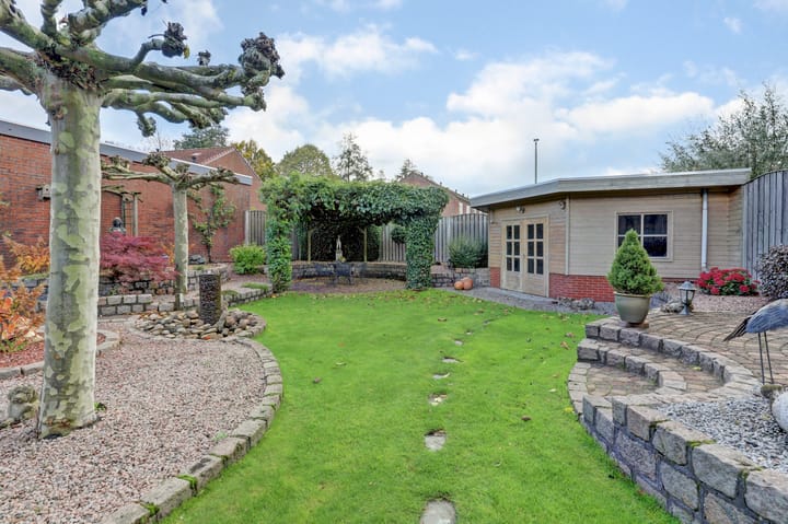 Photo 34 of Dr. Ariënsstraat 12