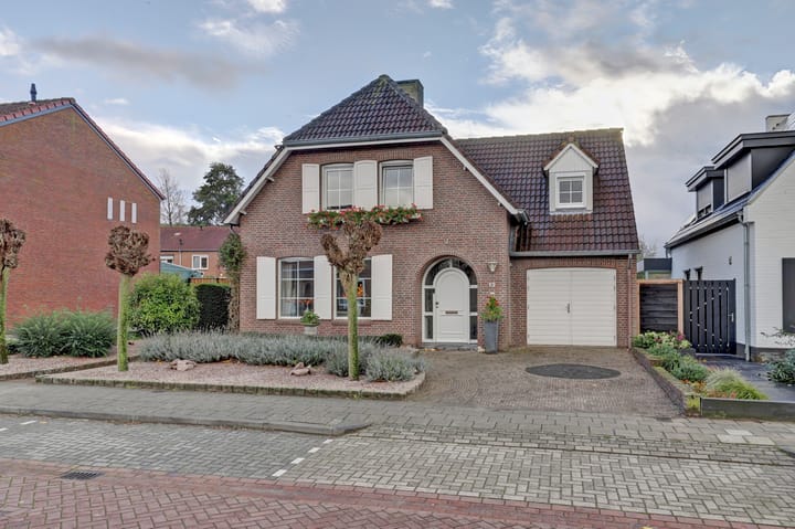 Photo 39 of Dr. Ariënsstraat 12