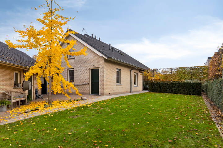 Photo 2 of Nassaustraat 6