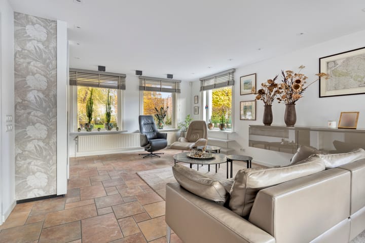 Photo 4 of Nassaustraat 6