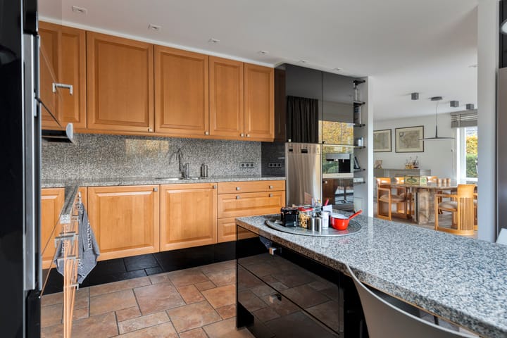 Photo 14 of Nassaustraat 6