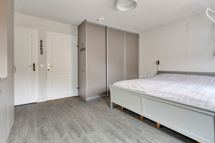 Photo 17 of Nassaustraat 6