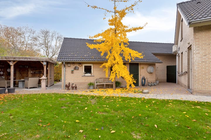 Photo 32 of Nassaustraat 6