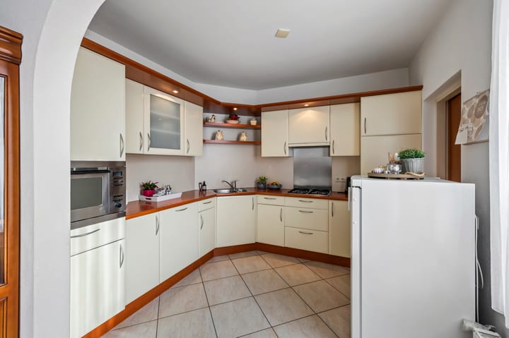 Photo 2 of Heistraat 52