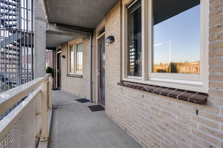 Photo 11 of Binnenhof 18