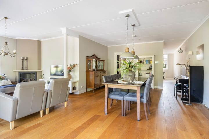 Photo 8 of Trompstraat 32