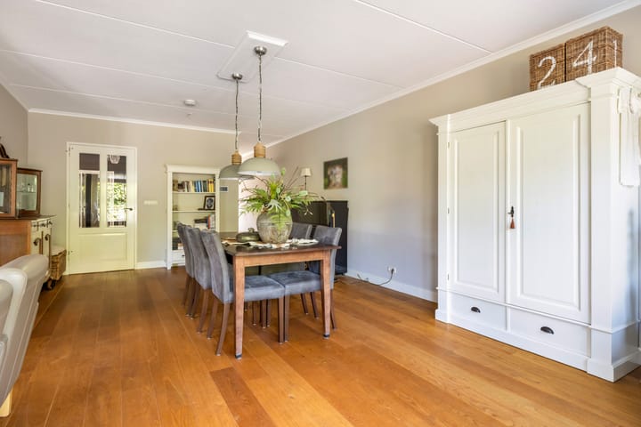 Photo 9 of Trompstraat 32