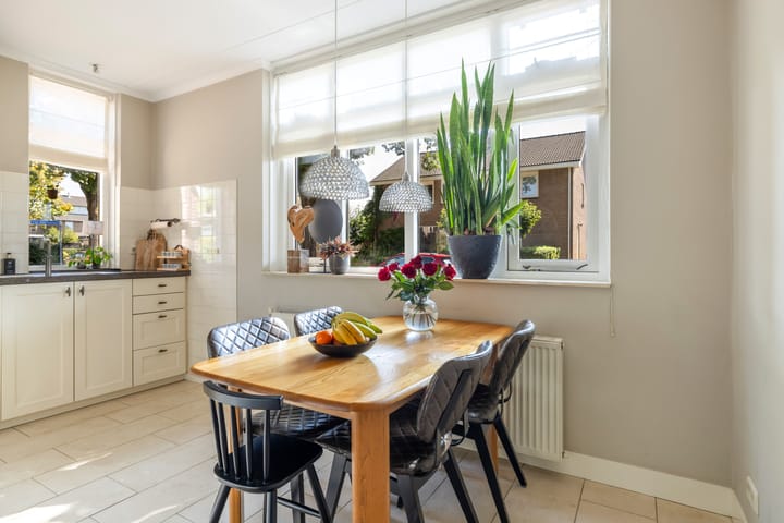 Photo 10 of Trompstraat 32