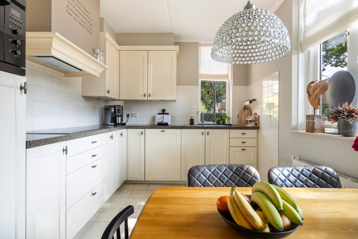 Photo 11 of Trompstraat 32