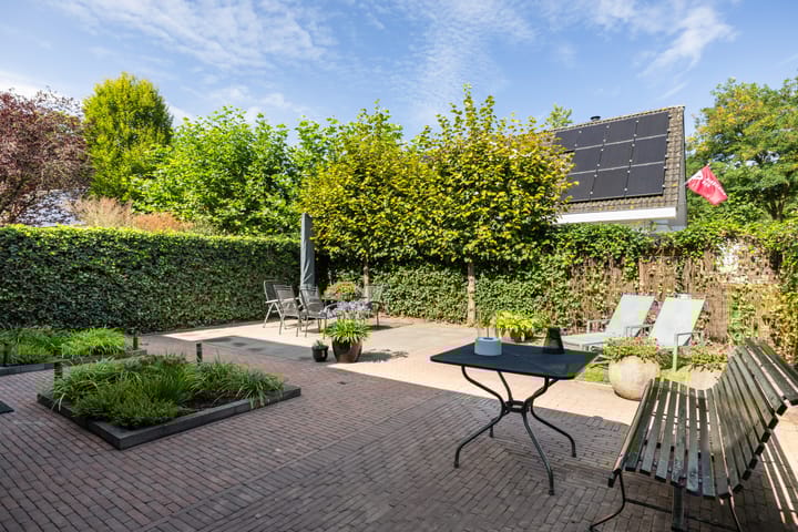 Photo 33 of Trompstraat 32