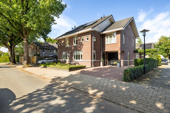 Photo 37 of Trompstraat 32