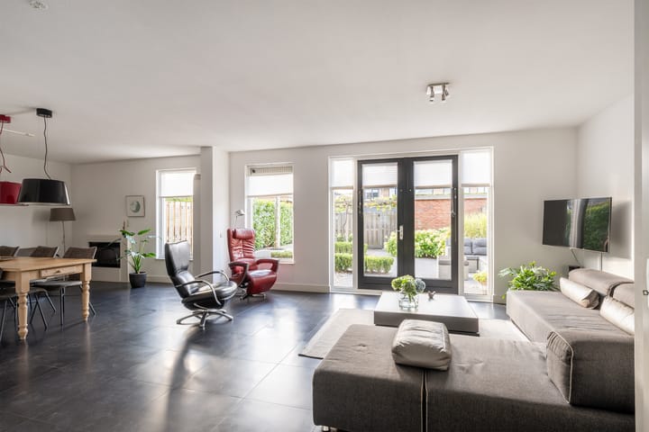 Photo 2 of Sluiswachterstraat 5