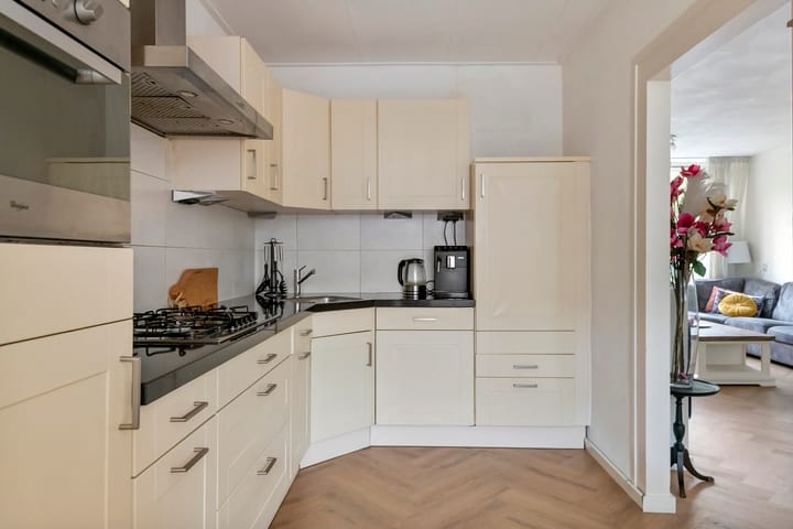 Photo 16 of Bartokstraat 17