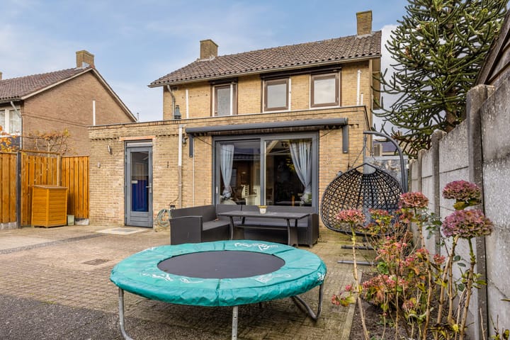 Foto 36 van Karstraat 11-B