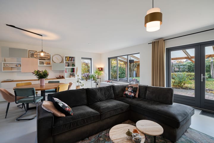 Photo 18 of Valeriaan 11