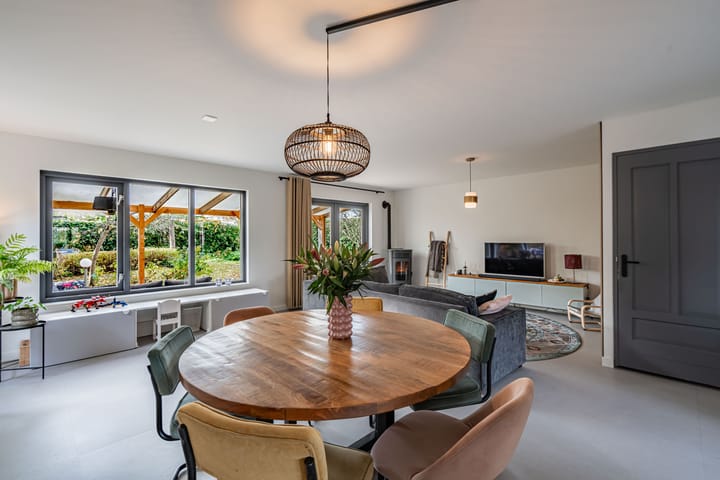 Photo 28 of Valeriaan 11