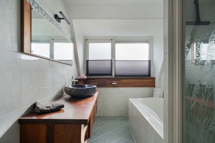 Photo 42 of Valeriaan 11