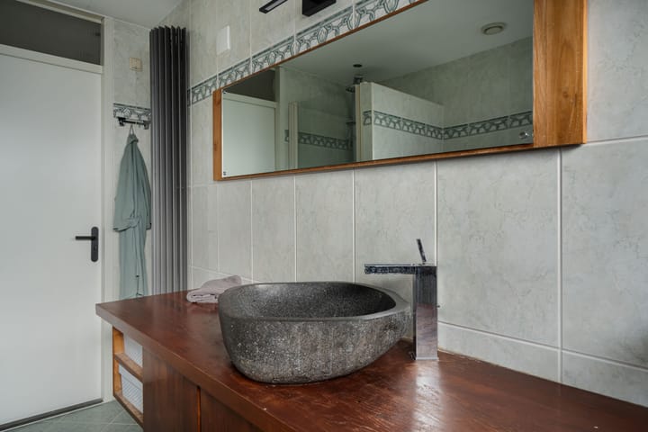 Photo 44 of Valeriaan 11