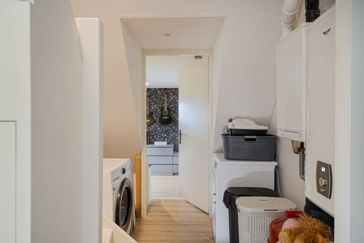 Photo 47 of Valeriaan 11