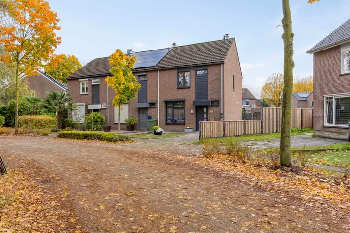 Photo 29 of Klaproosstraat 74