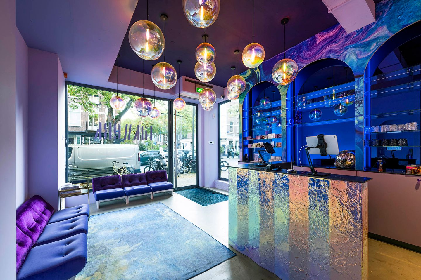 View photo 2 of Cornelis Schuytstraat 16-H