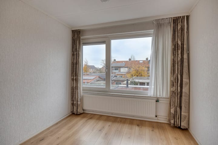 Foto 17 van Leeuwerikstraat 34