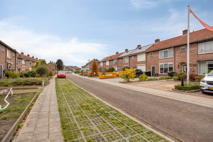 Foto 24 van Leeuwerikstraat 34