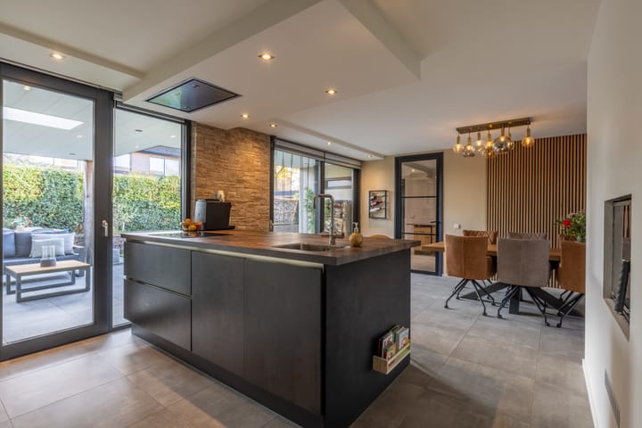 Foto 3 van Van Tuyll van Serooskerkenweg 21