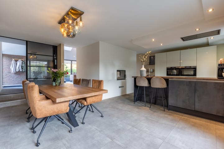 Foto 9 van Van Tuyll van Serooskerkenweg 21