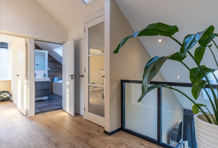 Foto 19 van Van Tuyll van Serooskerkenweg 21