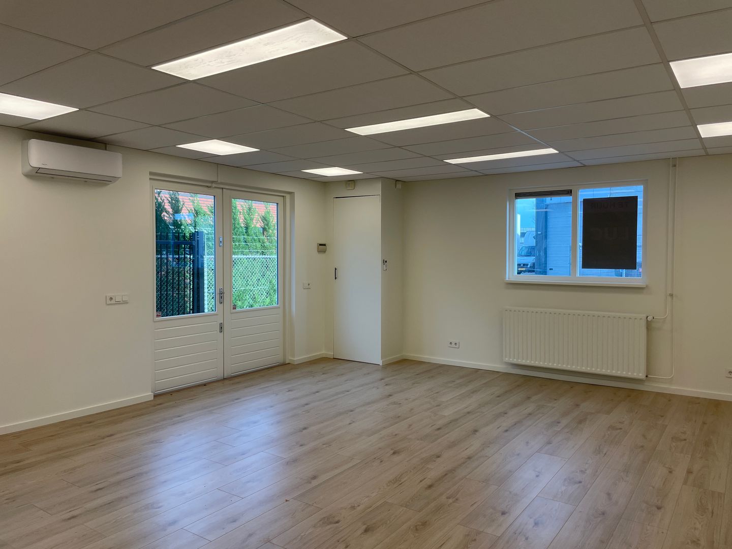 View photo 5 of Weidehek 83