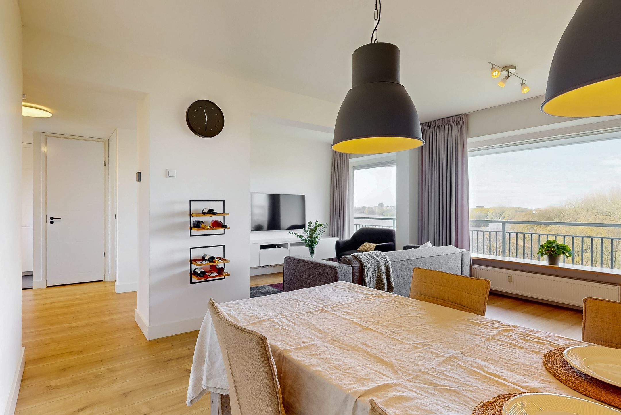 Photo 9 of Burgemeester Hogguerstraat 621