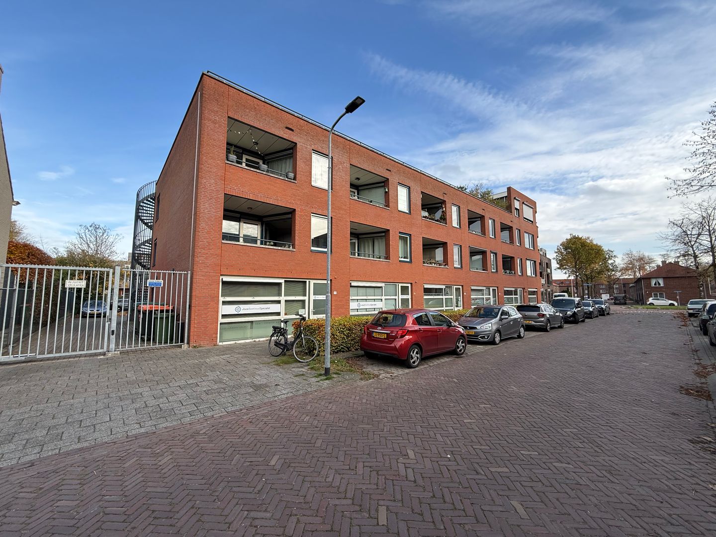 Bekijk foto 1 van Oosterstraat 110