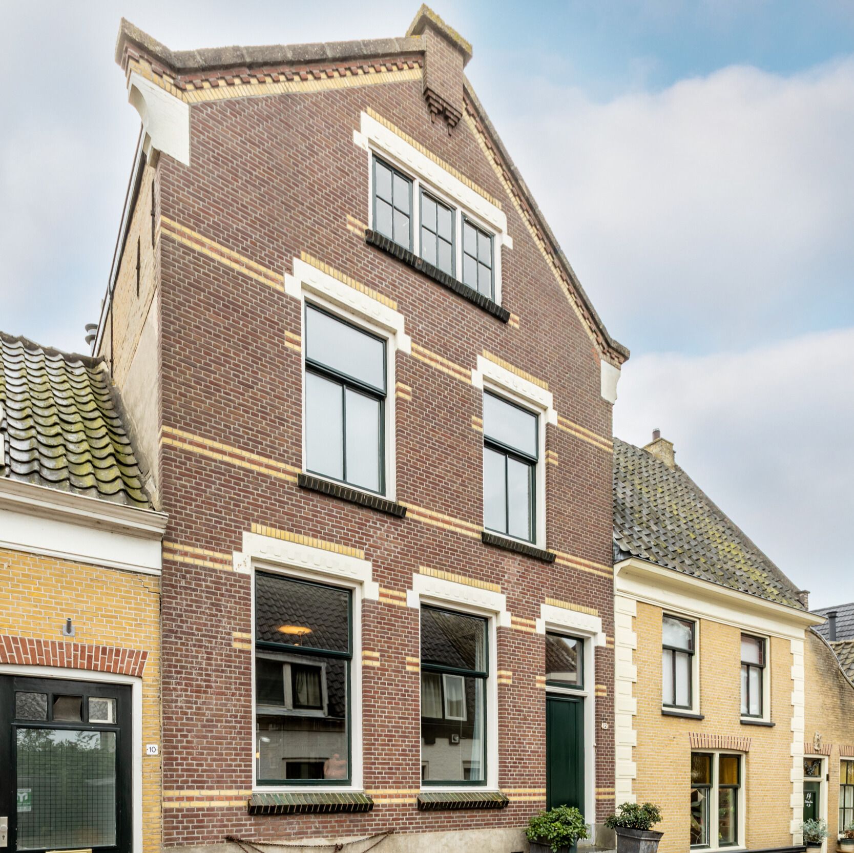 Dorpsstraat 12