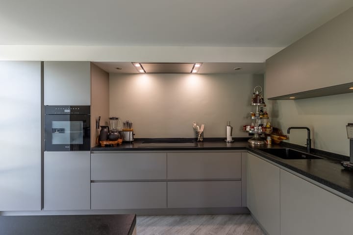 Photo 17 of Valkenisseweg 49-C