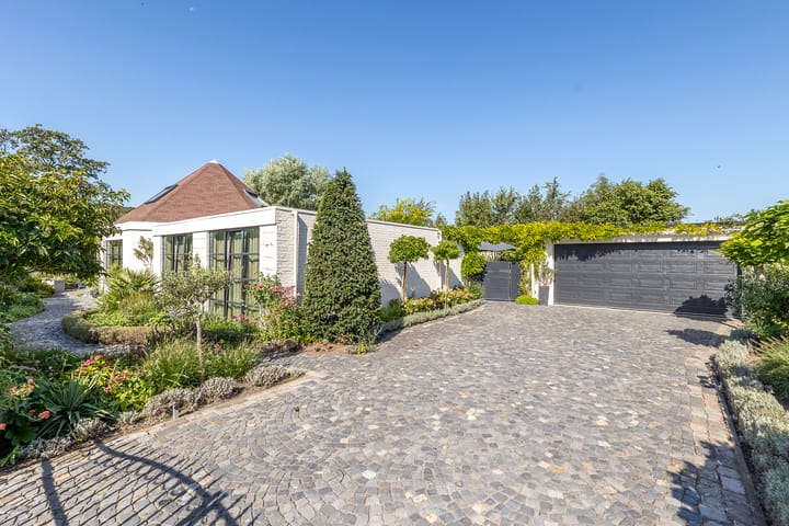 Photo 40 of Valkenisseweg 49-C