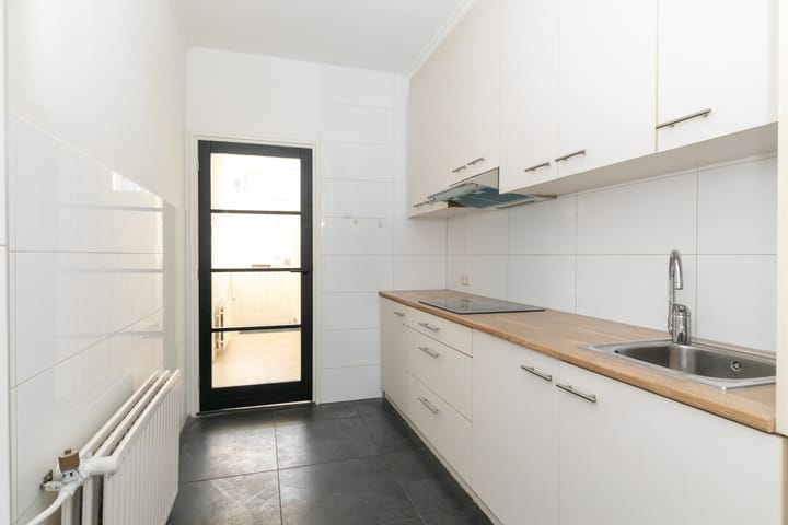 Photo 14 of Bloemfonteinstraat 35