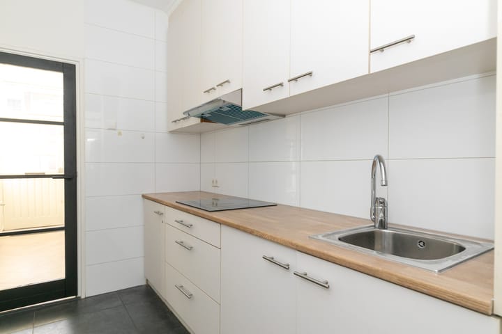 Photo 15 of Bloemfonteinstraat 35