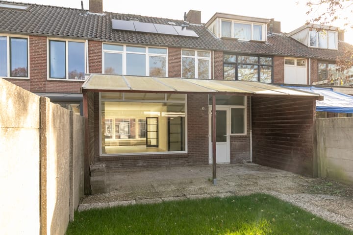 Photo 42 of Bloemfonteinstraat 35